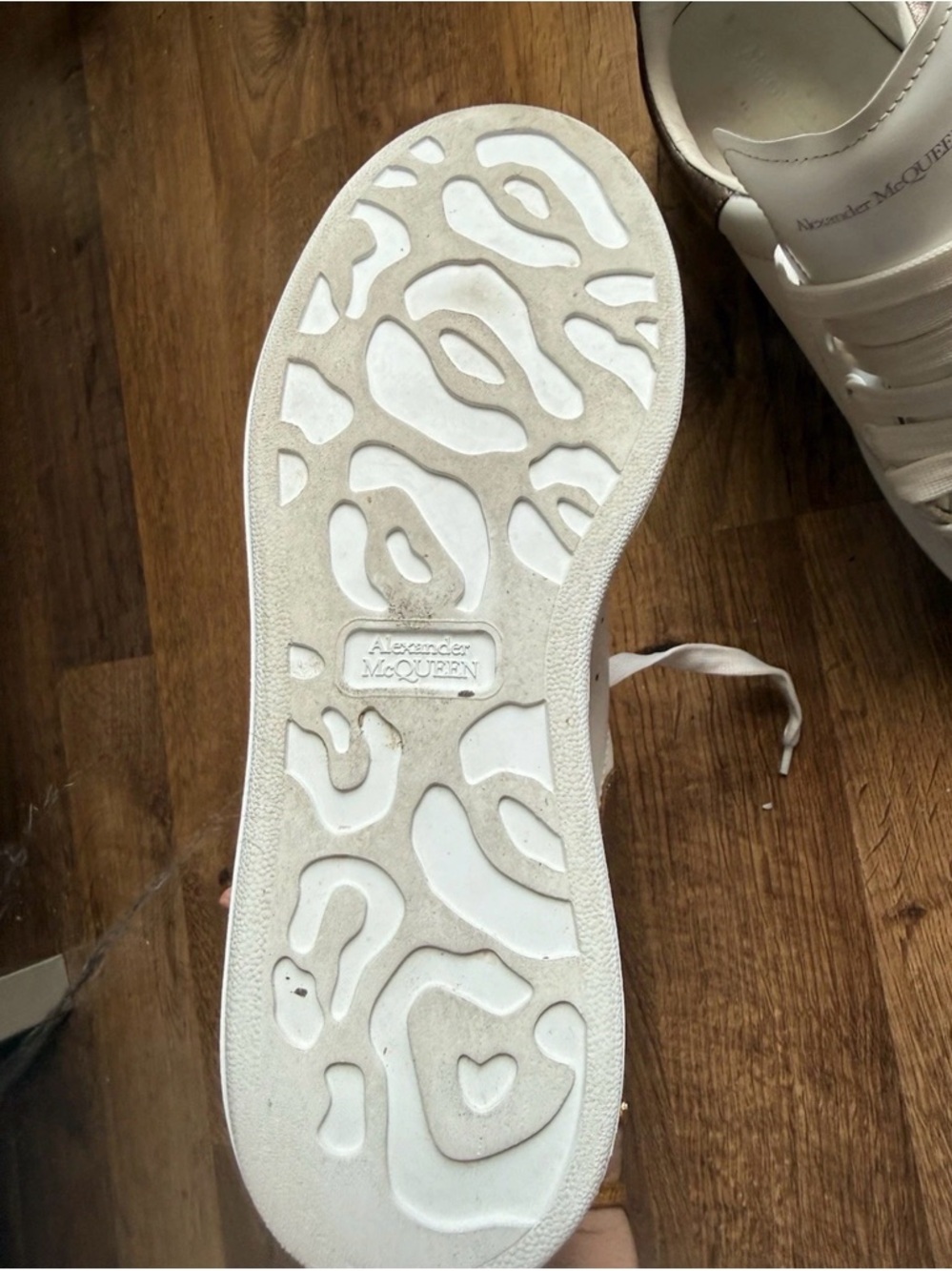 Alexander McQueen White Sneakers with Metallic Bronze Heel Tab - Picture 4 of 4